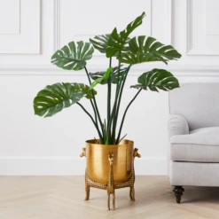 Nikki Chu - Giraffe Planter -Home Decor Shop webimage 120218034 1 jpg